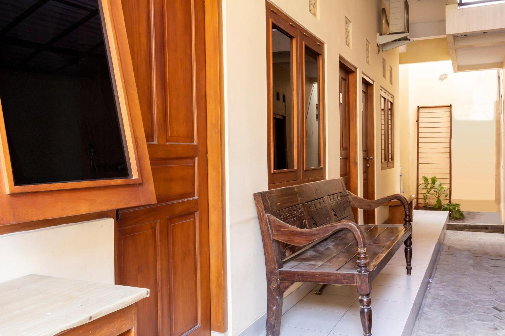Super Oyo 1150 Omah Ladrang Hotel Kejayan Exterior photo